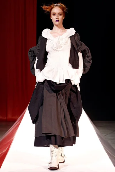 Look 17